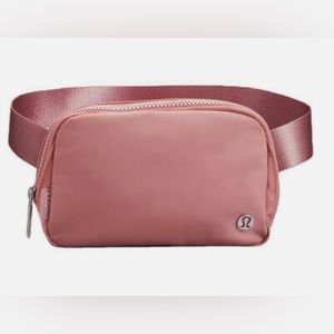 Lululemon Everywhere Belt Bag